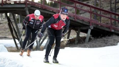 Till helgen startar skidsäsongen. Magnus Ingesson har som sportchef koll på Magdalena Pajala (längst fram) och de övriga åkarna i Piteå Elit. "Magdalena hade en kanonsäsong ifjol, men vi kan inte förvänta oss att hon kan ta ett lika stort steg i vinter", säger Magnus. (Arkivbild).