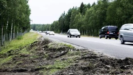 Spåren är tydliga efter den tragiska olyckan. Här välte bussen som Morön BK färdades med.