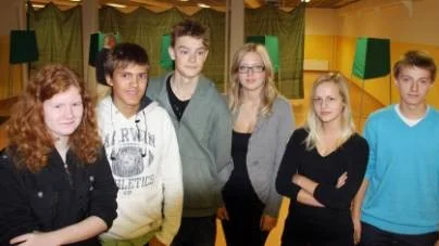 Ida Sandberg, Filip Nykänen, David Norén, Julia Samuelsson, Rebecka Lindvall och Anton Johansson Ylipää i NV 1A lade sina röster på torsdagsmorgonen.