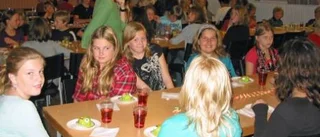 Vidselskolan firade med tårtkalas
