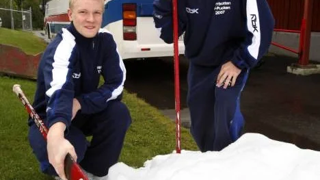 Robin Hansson och Joakim Högberg spelade TV-pucken ihop 2007. Nästa säsong återförenas de i Piteå Hockey. (Arkivbild).