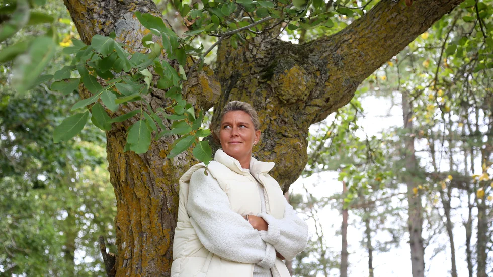 Angelica Bill är stresscoach och menar att hösten kan upplevas mörk och tung, men också bli en nystart till förändring. 