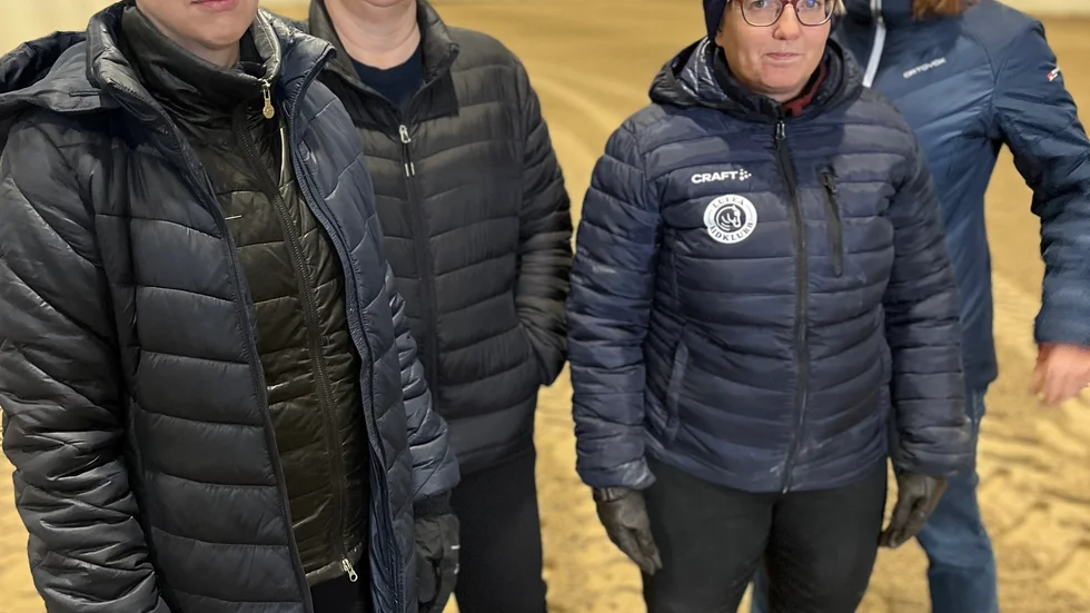 Lisa Berglund, Veronica Jönsson, Marie Bergman och Elisabeth Wetterlund är besvikna över att få ställa in ytterligare en ridsporttävling vilket drabbar barn och unga.