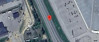 Stopp på väg 99 på grund av trafikolycka med flera personbilar