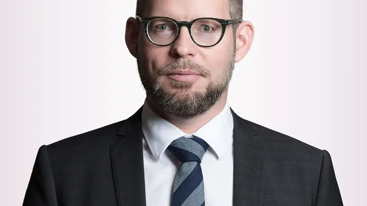 "Ridanläggningen ska läggas ut till försäljning. Fram tills dess är den stängd, utom att familjen som bor där får nyttja den", säger konkursförvaltaren Hans Andersson, advokat vid advokatbyrån Kaiding i Piteå.