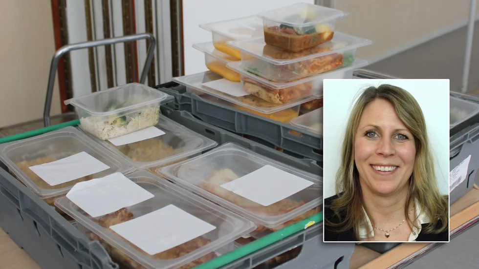 Biträdande kostchefen i Eskilstuna, Erika Wärme, besvarar en tidigare publicerad insändare om kommunens kylda matlådor.
