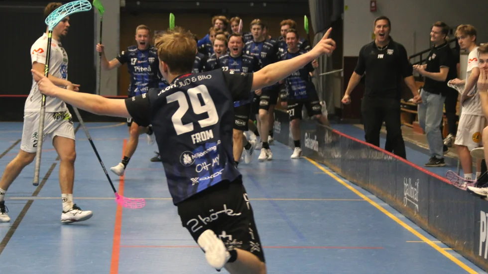 Viktor From blev stor matchhjälte för Öjebyn. När bara två minuter återstod prickade han in det avgörande 6–5-målet.