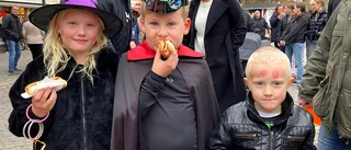 Höstlovet rivstartar – torget är fullsatt