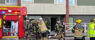 Brand i kök – stort räddningspådrag