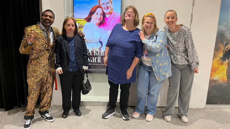 Ett glatt gäng återförenades vid Bio 3:an och såg fram emot första förhandsvisningen av filmen "Det kunde varit vi". Joakim Larsson, Ida Johansson, Maria Holmkvist, Emma Örtlund och Maja Johansson.