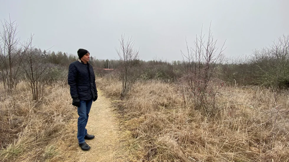 "De vill bygga mitt i vår samfällighetsförening. Det förslag som har visats är väsensskilt från hur det ser ut i dag i Sanda, säger Urban Fastrup, kassör i byalaget i Sanda.