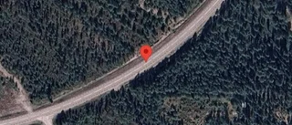 Havererad lastbil stör trafiken på väg 609