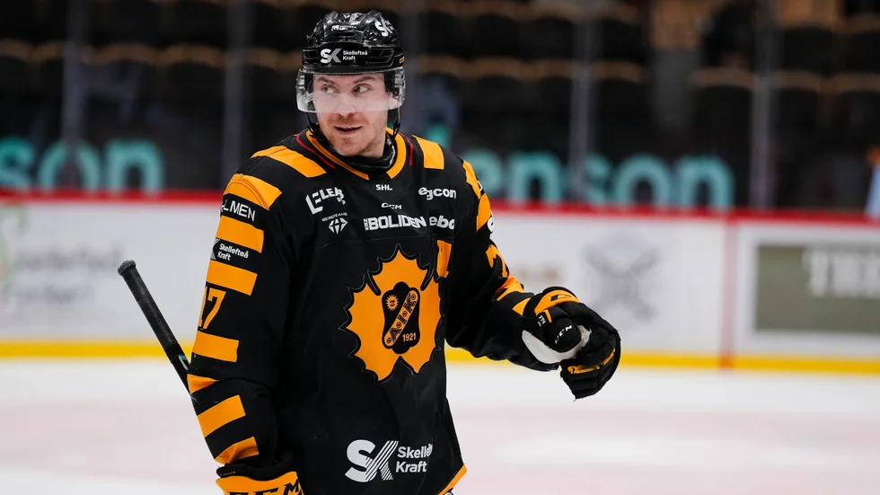 Pär Lindholm får ny kedjekamrat tisdag när Skellefteå påbörjar sin ödesvecka med hemmamatch mot Leksand.
