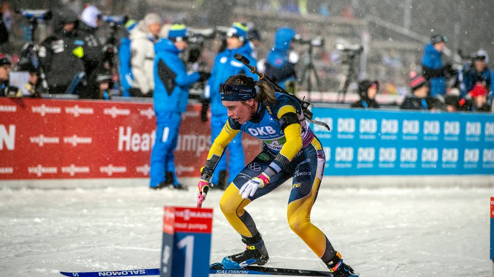 Elvira Öberg stod för en superinsats i stafetten och tog Sverige till seger.