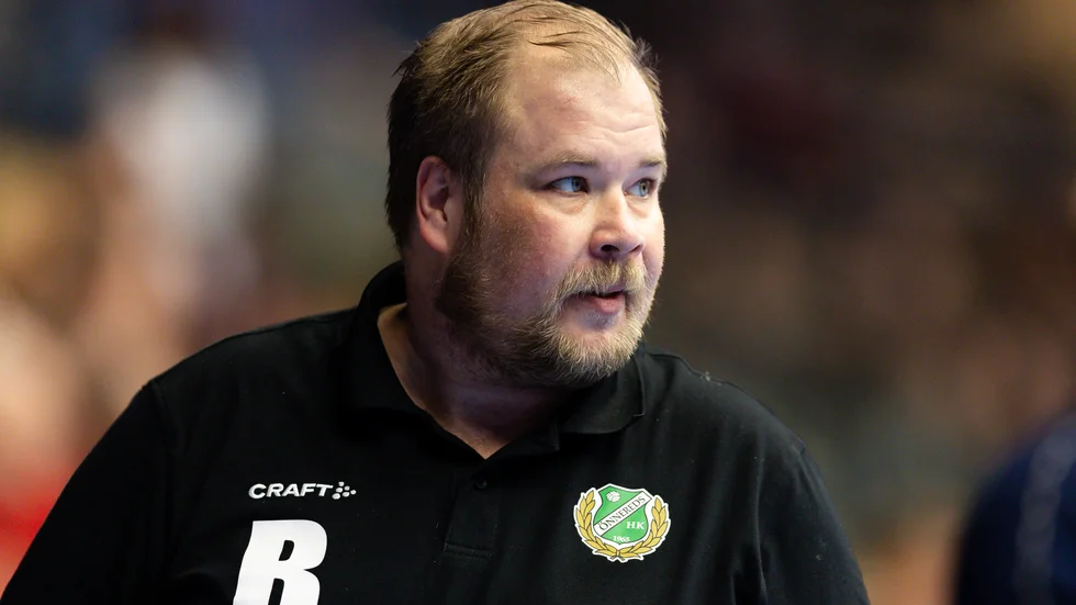 Tränarprofilen Andreas Stockenberg, med bakgrund HK Eskil, har den senaste tiden saknats i Önnereds ledarstab. Nu berättar klubbens sportchef om situationen. 