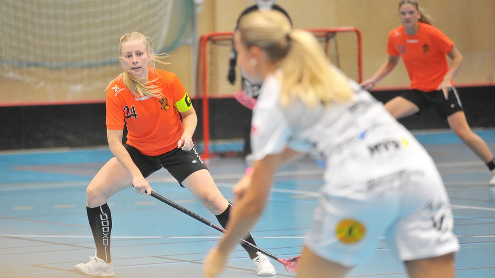 Hanna Sehlberg, 27 år, är en av två rutinerade spelare i IBK Luleå. Eller en av två "tanter" som hon själv beskriver det.