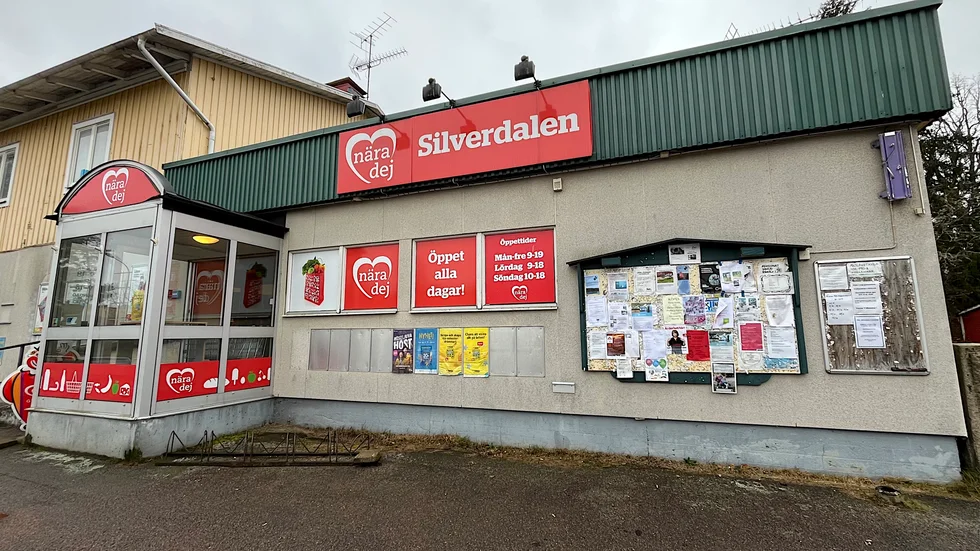 De boende i Silverdalen stöttar utvisningshotade butiksägare på Nära Dej.