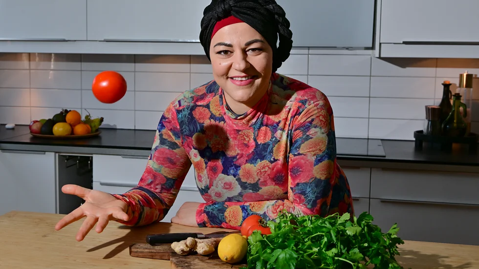 Matprofilen och bloggaren Zeina Mourtada, vars falafelsås återkallas.