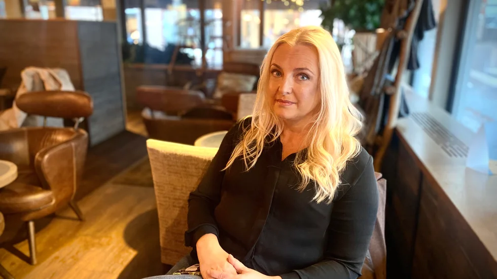 Magdalena Lidestam är född och uppvuxen i Mjölby men efter studenten flyttade hon runt en hel del innan hon slutligen hamnade i Överum. Bland annat bodde hon i Vimmerby.