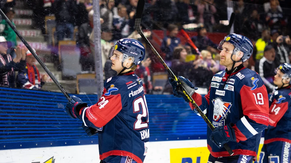 Elliot Ekmark till höger.