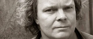Poeten lyfter upp det inte så vackra
