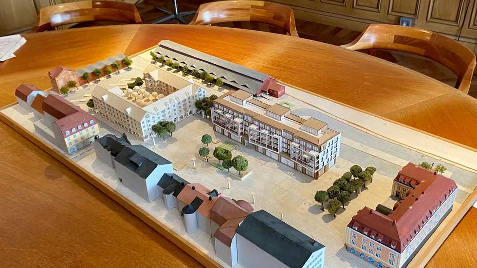 I november förra året presenterades nya planer för det så kallade Torghuset. Signaturen Katne vill inte ha en stor kåk på torget och vill att det blir en kommunal folkomröstning om Stortorgets framtid. 
