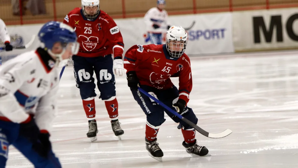 Gustaf Doktare, här i KVBS matchtröja, noterades felaktigt som målskytt i sin VM-debut mot Norge. Men i andra matchen, 5-0-segern mot Finland fick han göra sitt första VM-mål.
