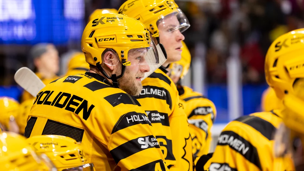 Oscar Möller och hans lagkamrater i Skellefteå har efter 7–2 hemma mot HV71 16 raka segrar i SHL – tangerat rekord i Sveriges högsta hockeyliga. Arkivbild.