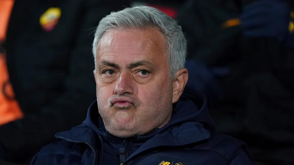 José Mourinho stängs av två matcher efter sitt domarbråk i Romas match mot Cremonese.