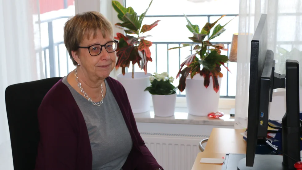 Gunilla Granqvist säger att kommunen kan erbjuda råd och stöd till spelberoende men att behandling ges inom psykiatrin  och består av KBT. (Arkivbild)