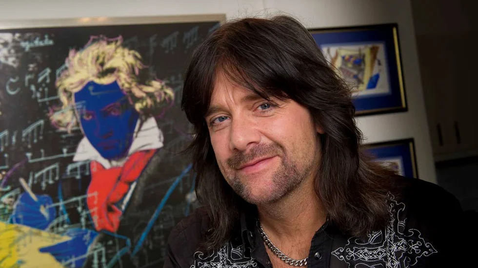 Mindre. Robert Wells tyckte att Rhapsody In Rock blev för stort. På söndag kommer han till Luleå i betydligt mindre kostym.