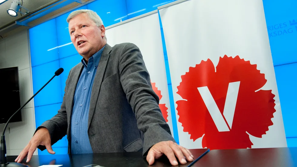 Daniel Lundgrens (V)slingrande eufemismer döljer på intet sätt V:s förflutna med devota hyllningar till dåvarande DDR, Rumänien m.fl. Sovjets satellitstater, skriver Lars Blomqvist. På bilden Lars Ohly.