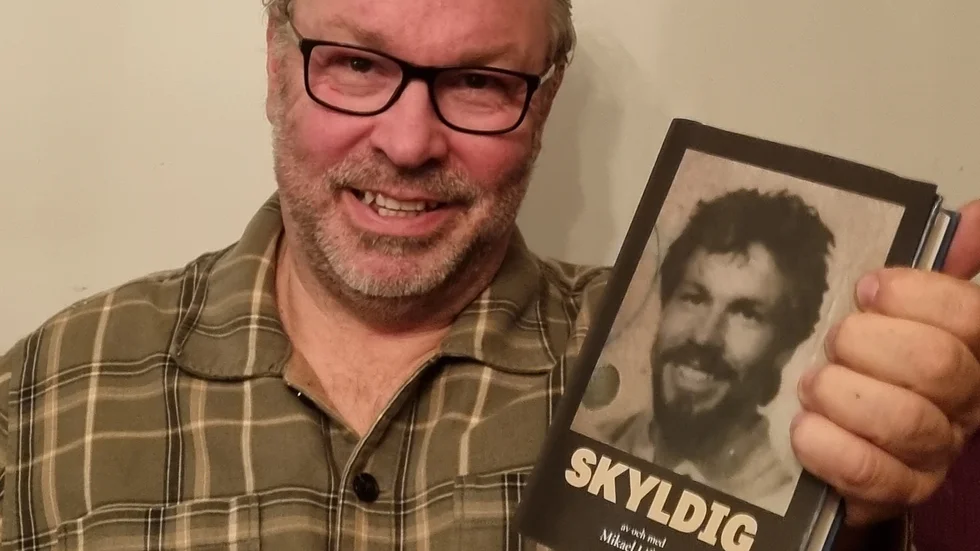 Piteåmusikern Mikael Lifvakt debuterar som författare. På lördag är det boksläpp på Piteå museum där författaren tillsammans med andra läser ur boken "Skyldig".