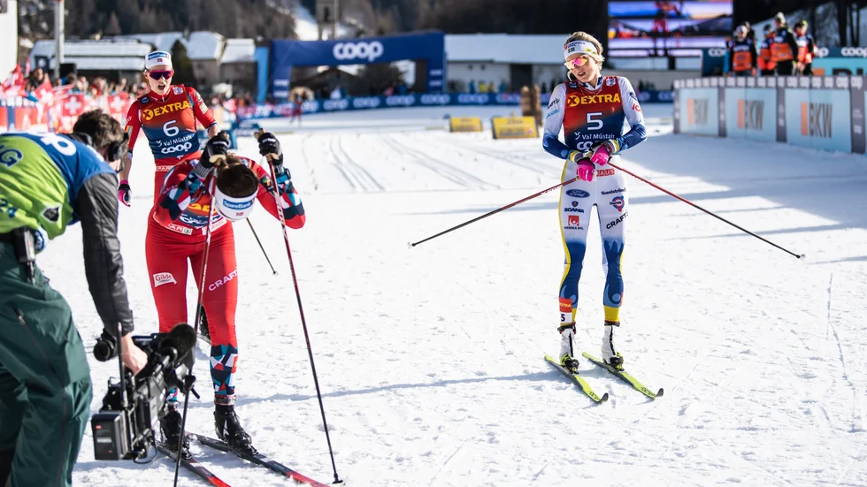 Frida Karlsson fick se sig slagen av Tiril Udnes Weng (längst fram i bilden).