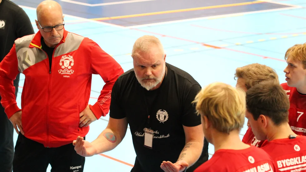 Alexander Meijer och hans VHF får börja om i division 3 efter en tuff säsong i tvåan.