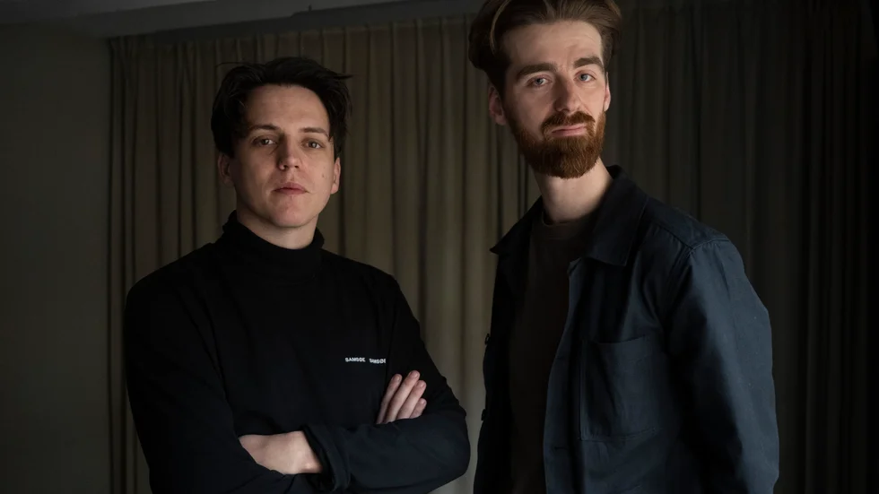 Olle Tholén och Victor Danell är två av medlemmarna i filmkollektivet Crazy Pictures som trivs bättre i Norrköping än i Hollywood.