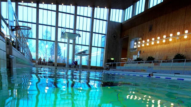 STÄNGER. Pontusbadet ska bland annat kaklas om och kommer hålla stängt efter sommaren fram till nyår.