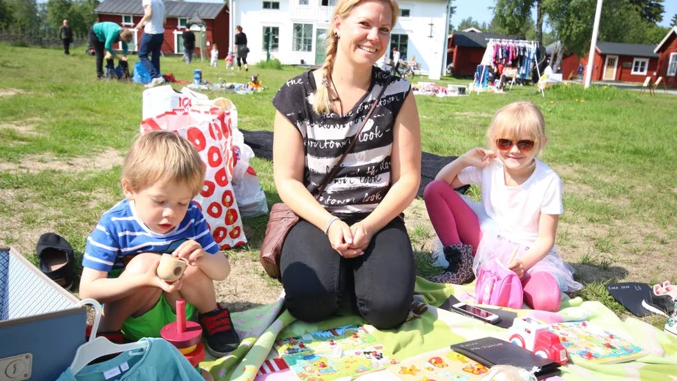 Samarbete. Rosmarie Granström med barnen Vide och Linnea.