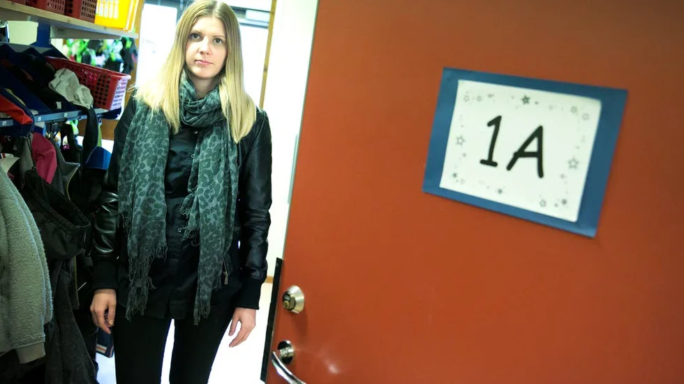 HEJ DÅ, KLASSEN. Emma Johansson kan inte söka fast tjänst som lärare på Boskataskolan trots att hon skickat in ansökan om lärarlegitimation för sju månader sedan.