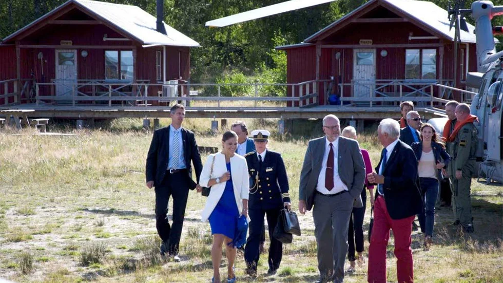 Tomas Isakssons egen bild när kronprinsessan Victoria helt plötsligt landade på Junkön. 
Foto: Tomas Isaksson