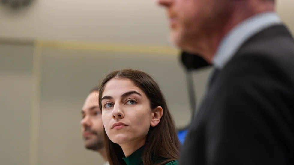 Hur länge orkar liberala statsråd som Romina Pourmokhtari saluföra en politik de inte tror på?