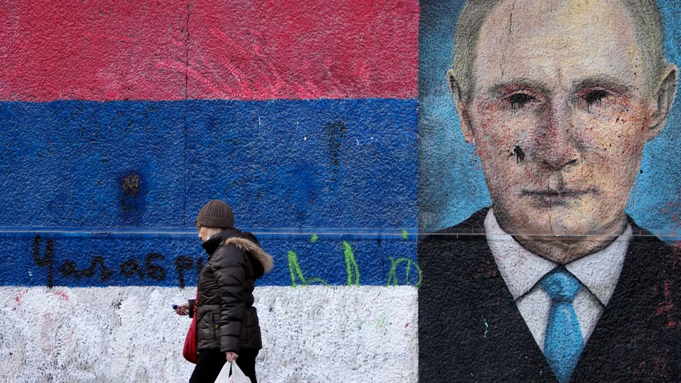 Rysslands president Vladimir Putin avtecknad på en vägg i Serbiens huvudstad Belgrad. Arkivfoto.