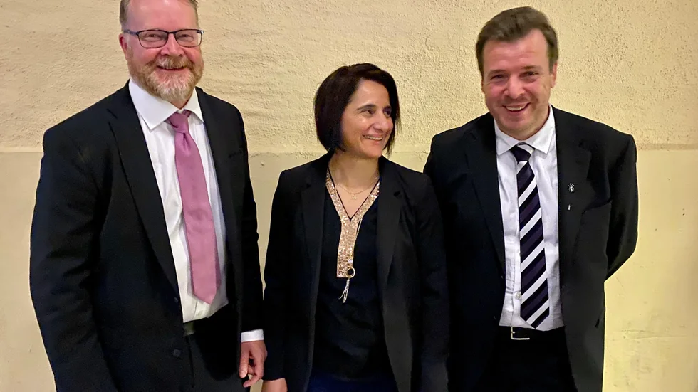 Niloofar Mossavar Rahmani tillsammans med Johan och Magnus Rådegård.