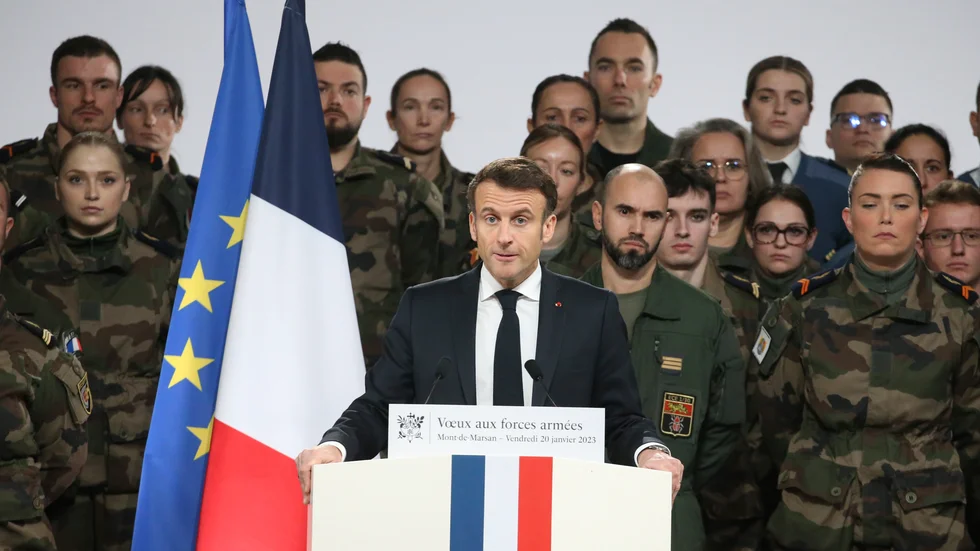 Emmanuel Macron i talarstolen i Mont-de-Marsan.