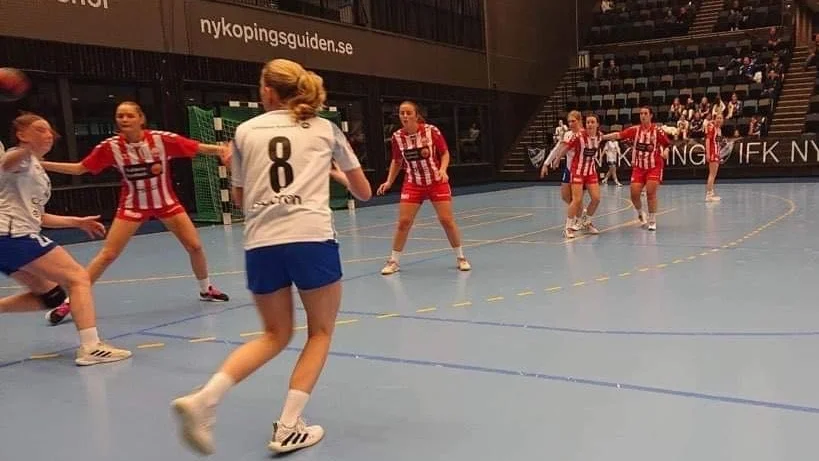 Vadstena HF startade året med seger borta i Nyköping på söndagskvällen. Nu är det hemmamatch på fredag i trean.