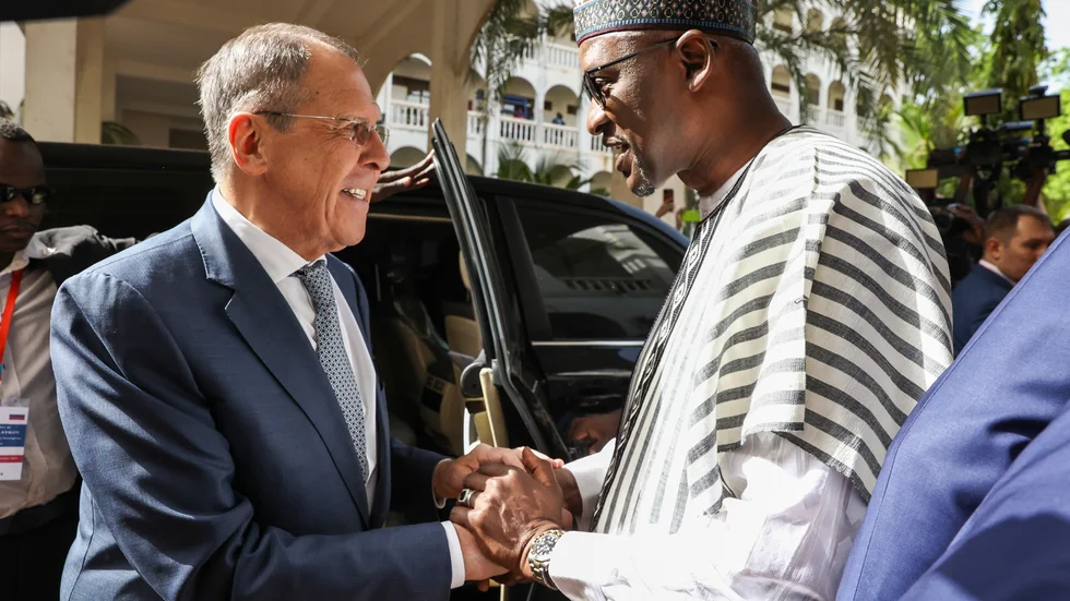 Rysslands utrikesminister Sergej Lavrov och Malis utrikesminister Abdoulaye Diop i Malis huvudstad Bamako.