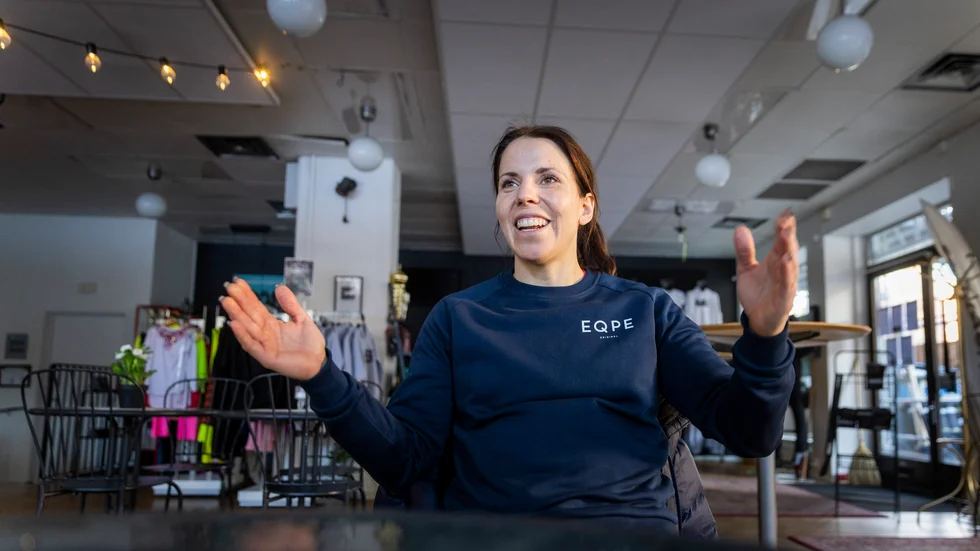 Det har varit en omtumlande vecka för Charlotte Kalla som tvingades byta danspartner i "Let's dance" och ska dessutom utföra sin mest sensuella dans i tävlingen.