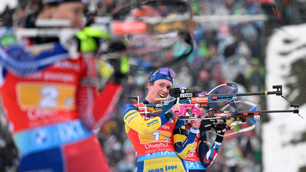 Elvira Öberg i VM-comebacken i damernas stafett.