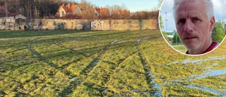 Bilvandaler sabbade skolornas bollplan