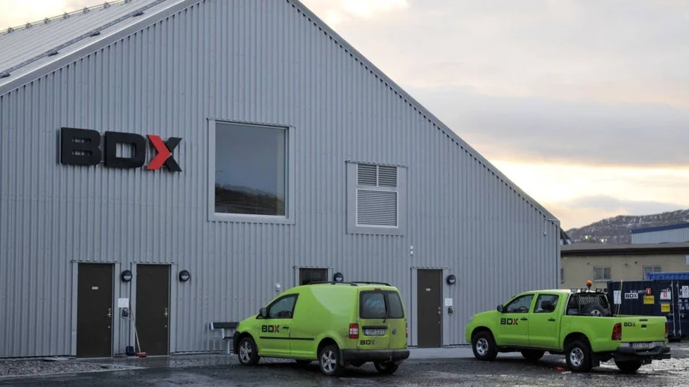 FÖRSENING. Den brottsmisstänkte är utomlands och kan inte höras av åklagaren. Därför är det ännu oklart om det blir något åtal eller inte.
